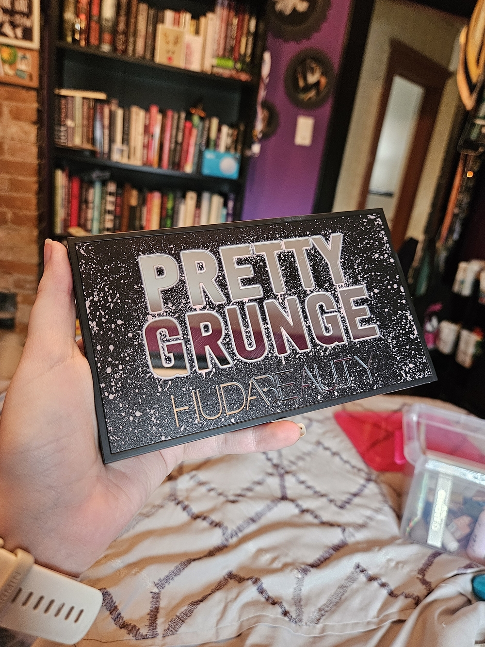 HUDA BEAUTY Pretty Grunge Palette